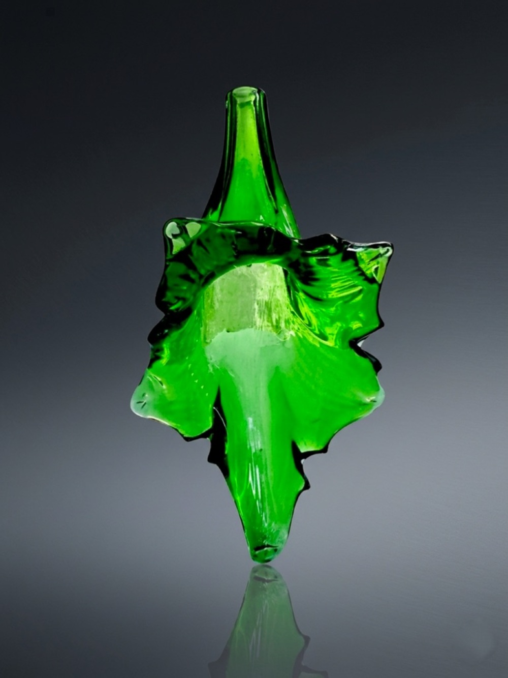 Emerald Green Hand-Blown Art Glass Leaf Dish – MCM Style